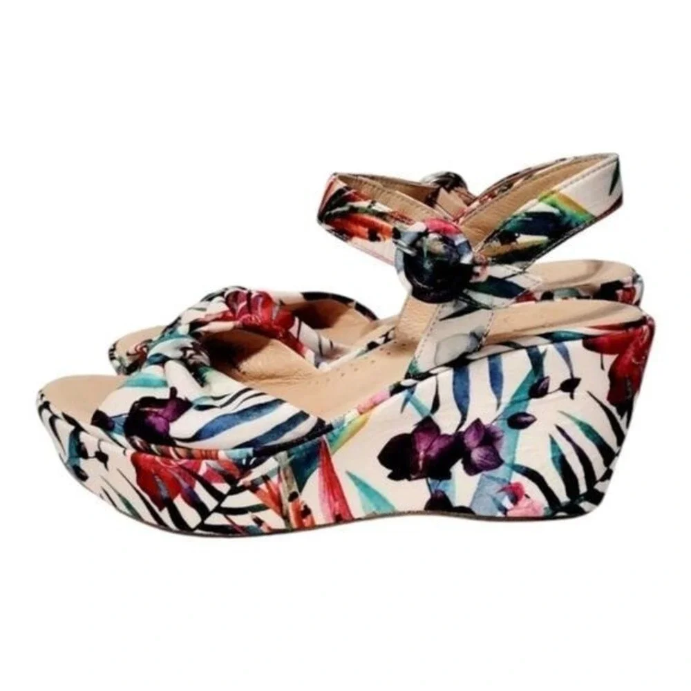 Ono Caul Heavenly Floral Wedge Sandals 3